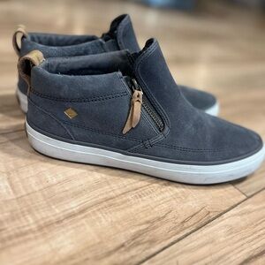 Sperry NWOT Crestzip Sued Slip-On Sneakers
